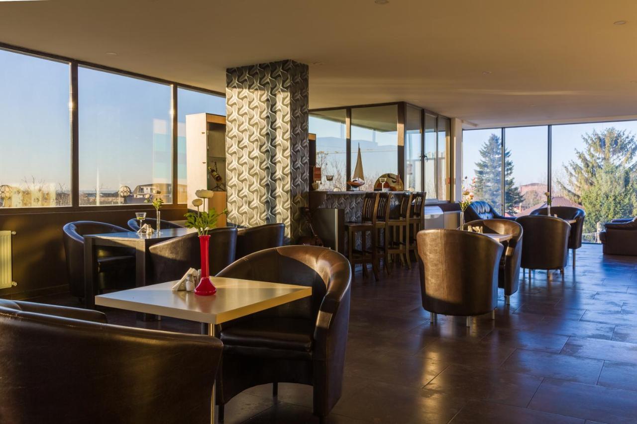 Hotel Charter Otopeni Εξωτερικό φωτογραφία