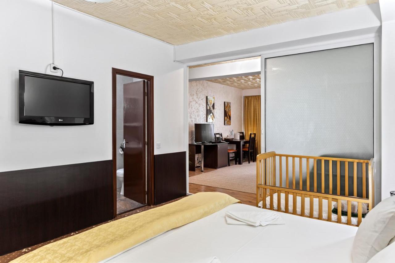 Hotel Charter Otopeni Εξωτερικό φωτογραφία