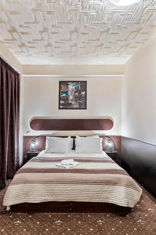 Hotel Charter Otopeni Εξωτερικό φωτογραφία