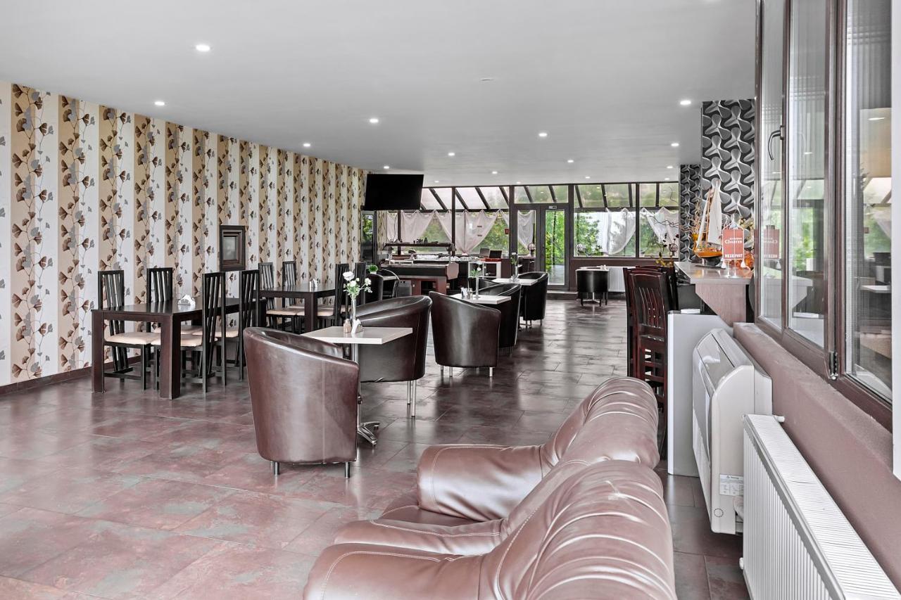 Hotel Charter Otopeni Εξωτερικό φωτογραφία