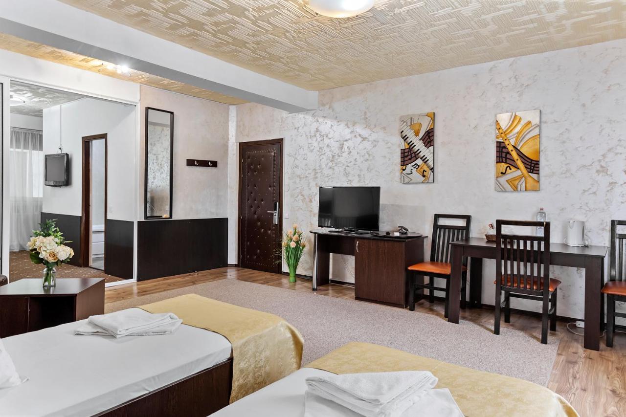 Hotel Charter Otopeni Εξωτερικό φωτογραφία