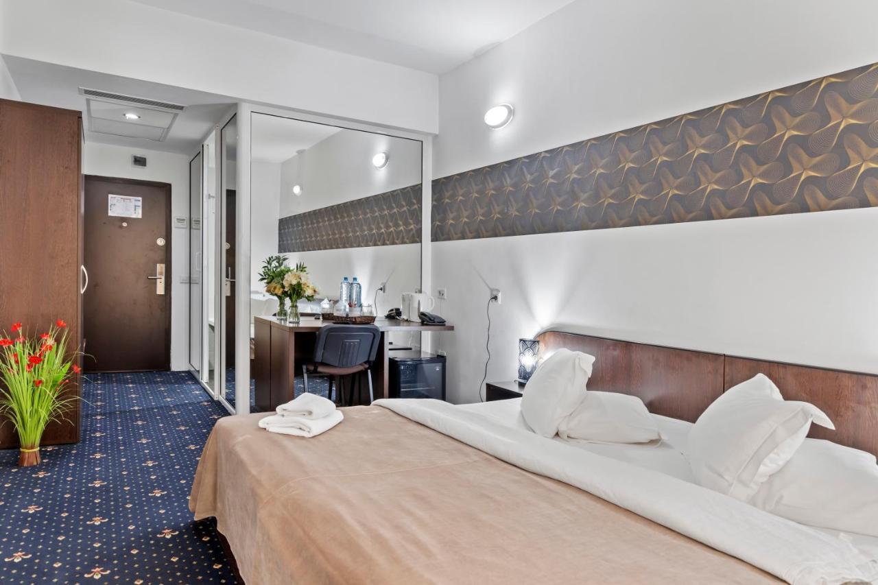 Hotel Charter Otopeni Εξωτερικό φωτογραφία