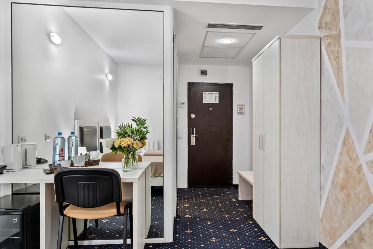 Hotel Charter Otopeni Εξωτερικό φωτογραφία