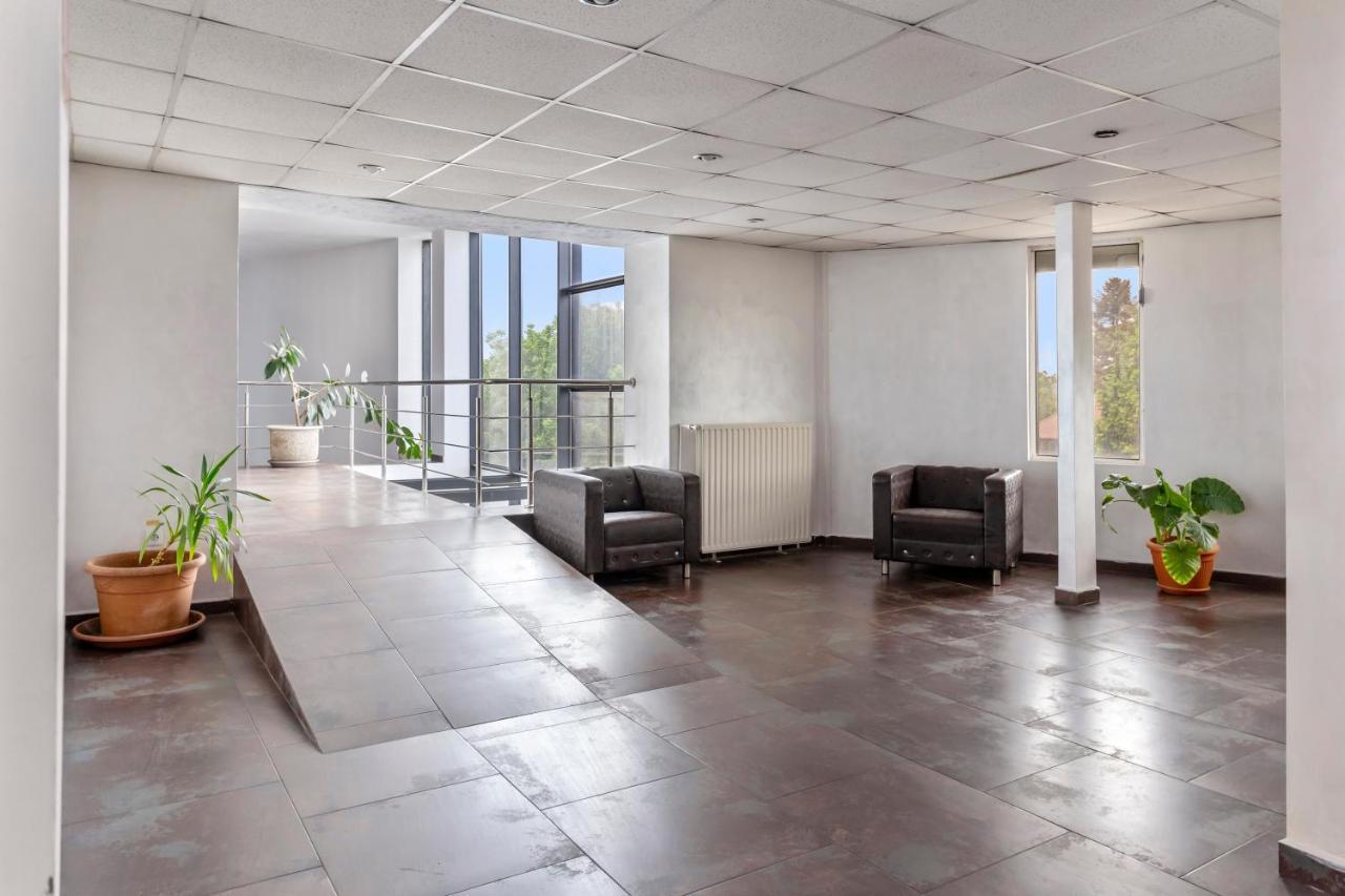 Hotel Charter Otopeni Εξωτερικό φωτογραφία