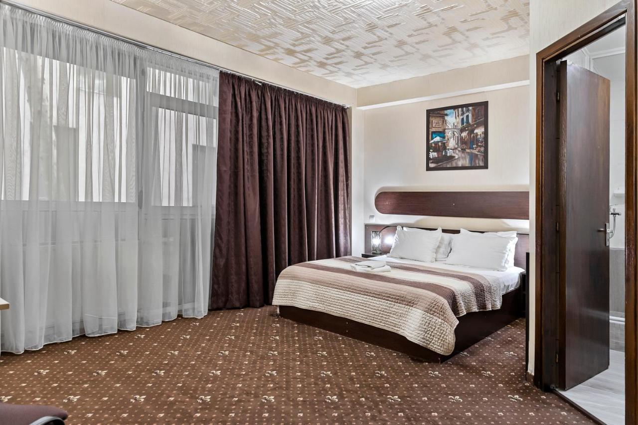 Hotel Charter Otopeni Εξωτερικό φωτογραφία
