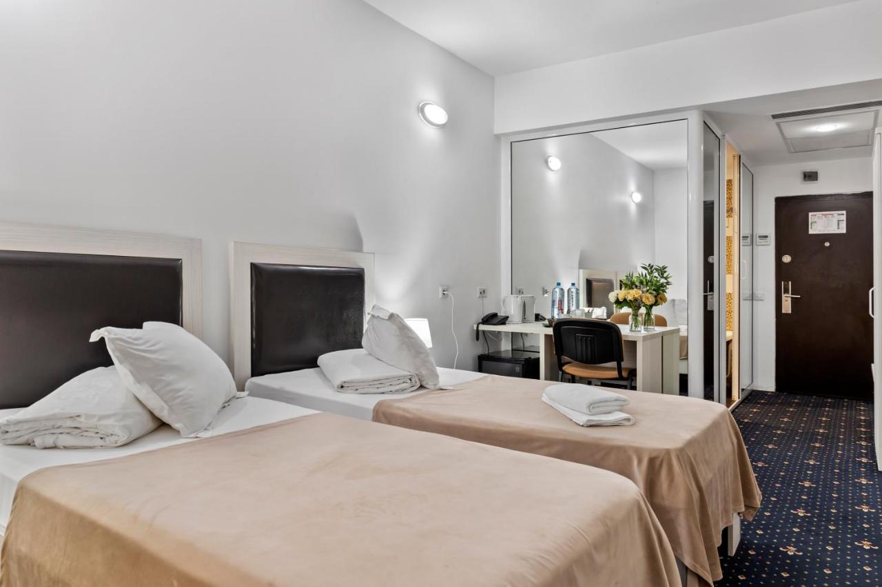 Hotel Charter Otopeni Εξωτερικό φωτογραφία