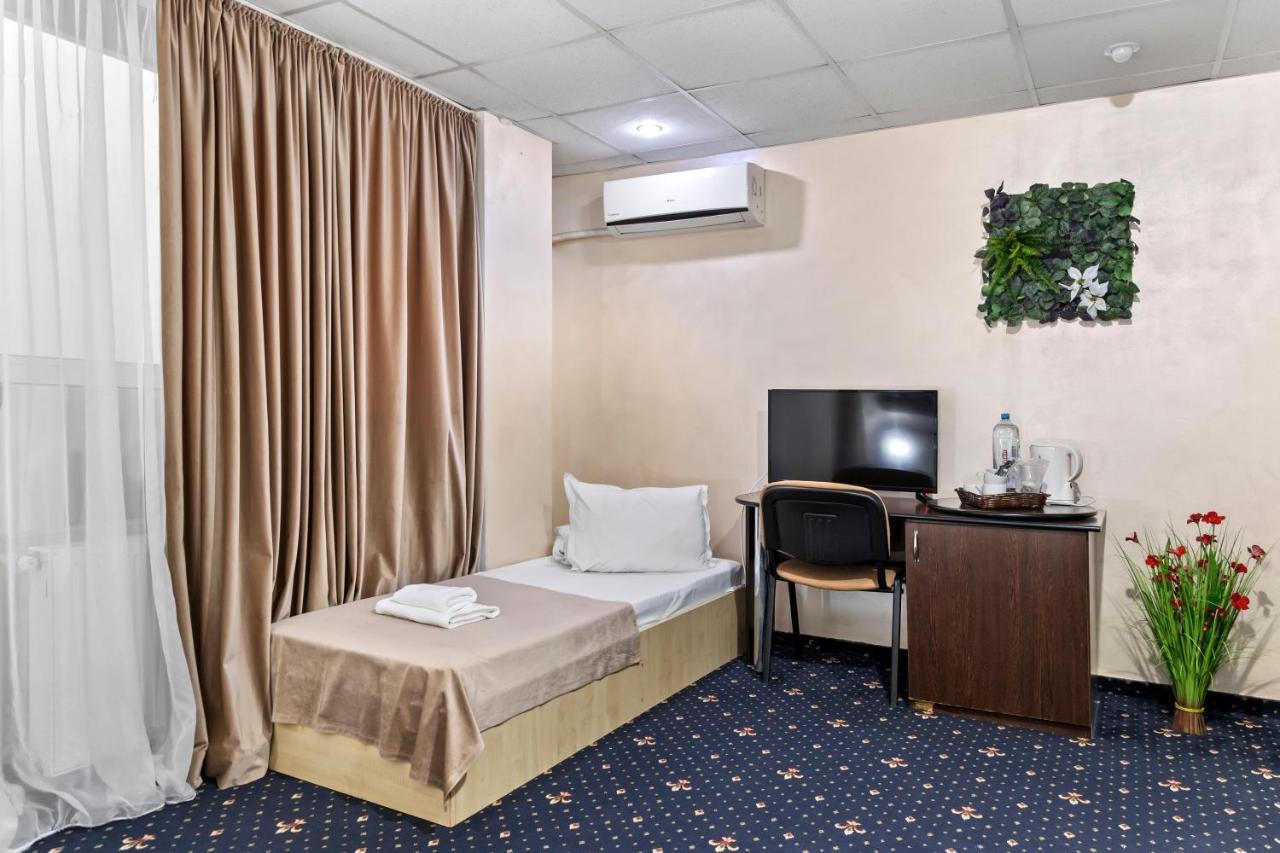 Hotel Charter Otopeni Εξωτερικό φωτογραφία