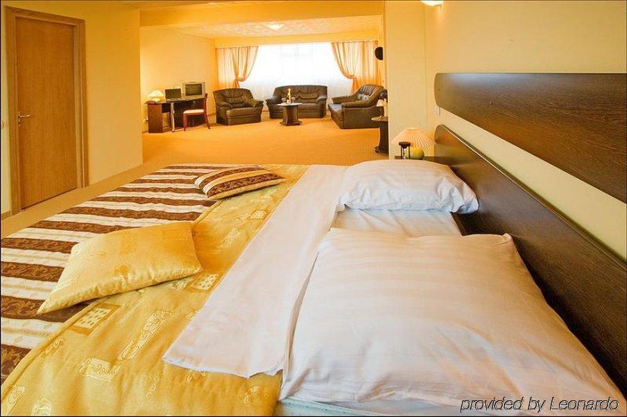 Hotel Charter Otopeni Δωμάτιο φωτογραφία